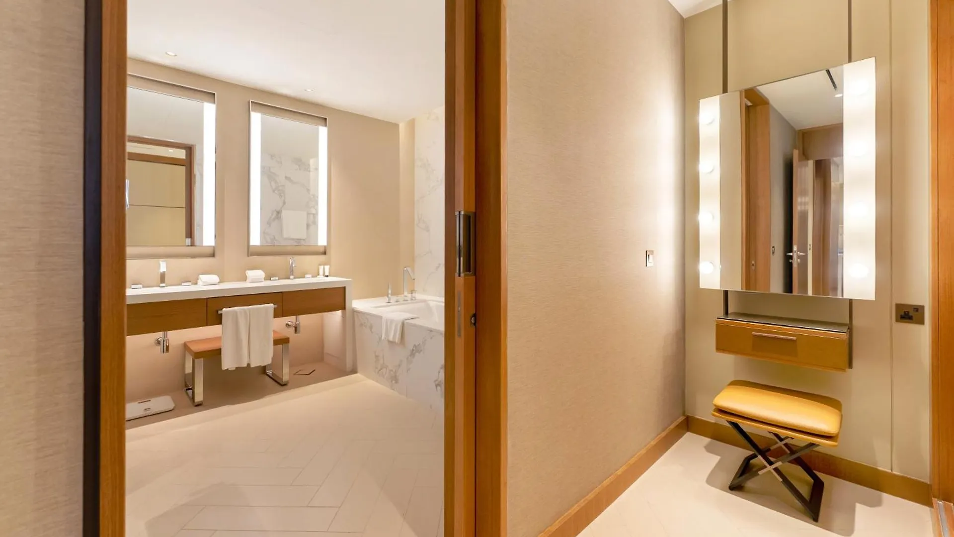 Apartment Fam Living - Address Residences Opera - Luxurious 2Bed Dubai United Arab Emirates