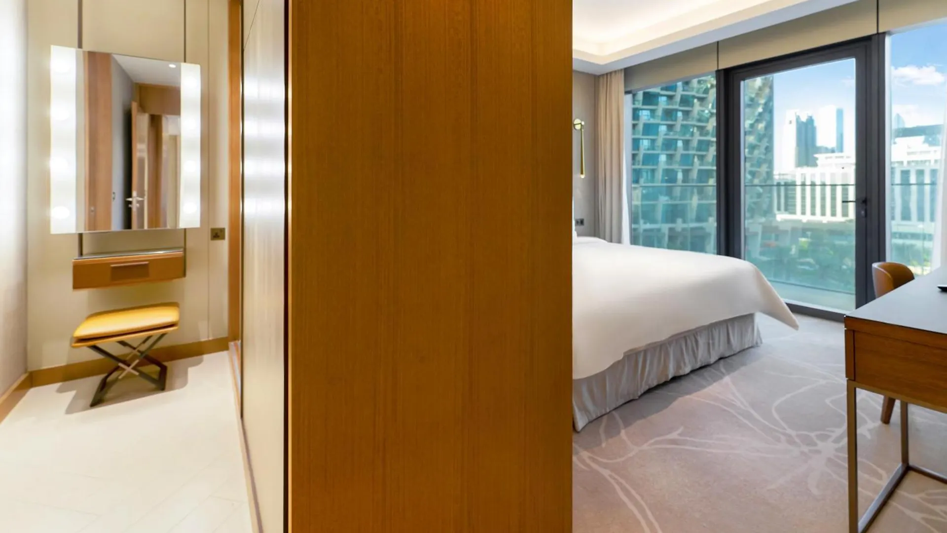 Fam Living - Address Residences Opera - Luxurious 2Bed Dubai 0*,  United Arab Emirates